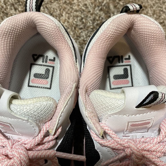 Fila Ray Tracer women 5.5 excellent condition white/pink/black worn once - Picture 7 of 9